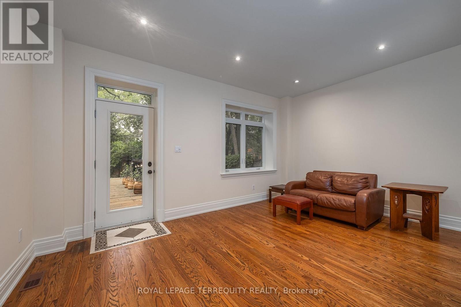329 WALMER ROAD - 16
