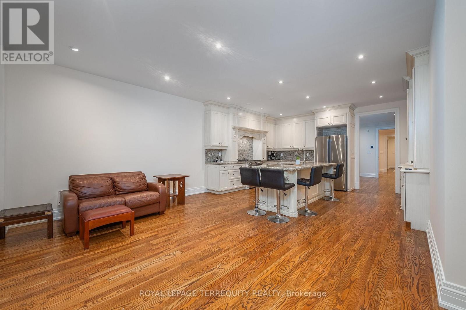 329 WALMER ROAD - 17