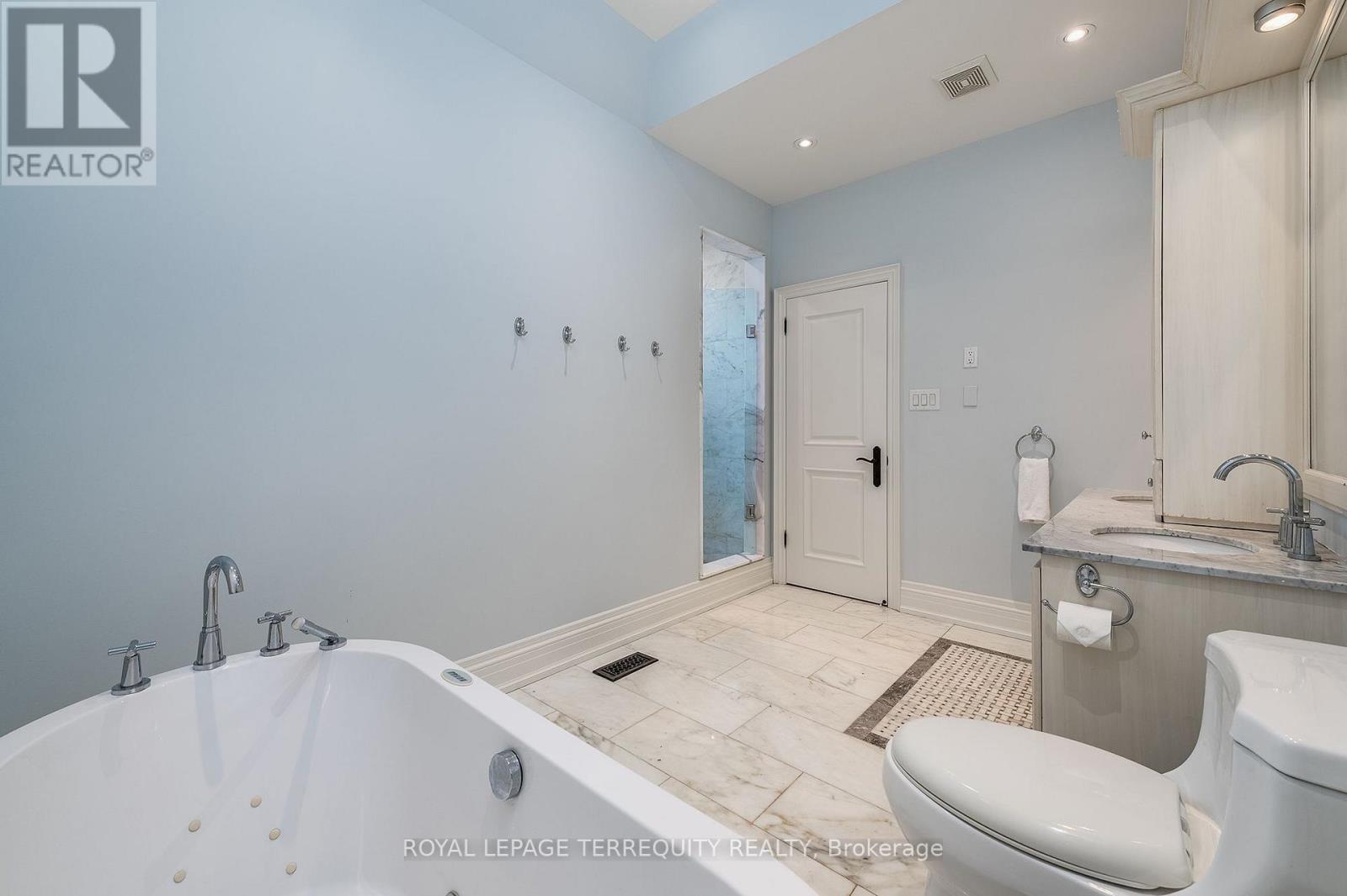 329 WALMER ROAD - 26