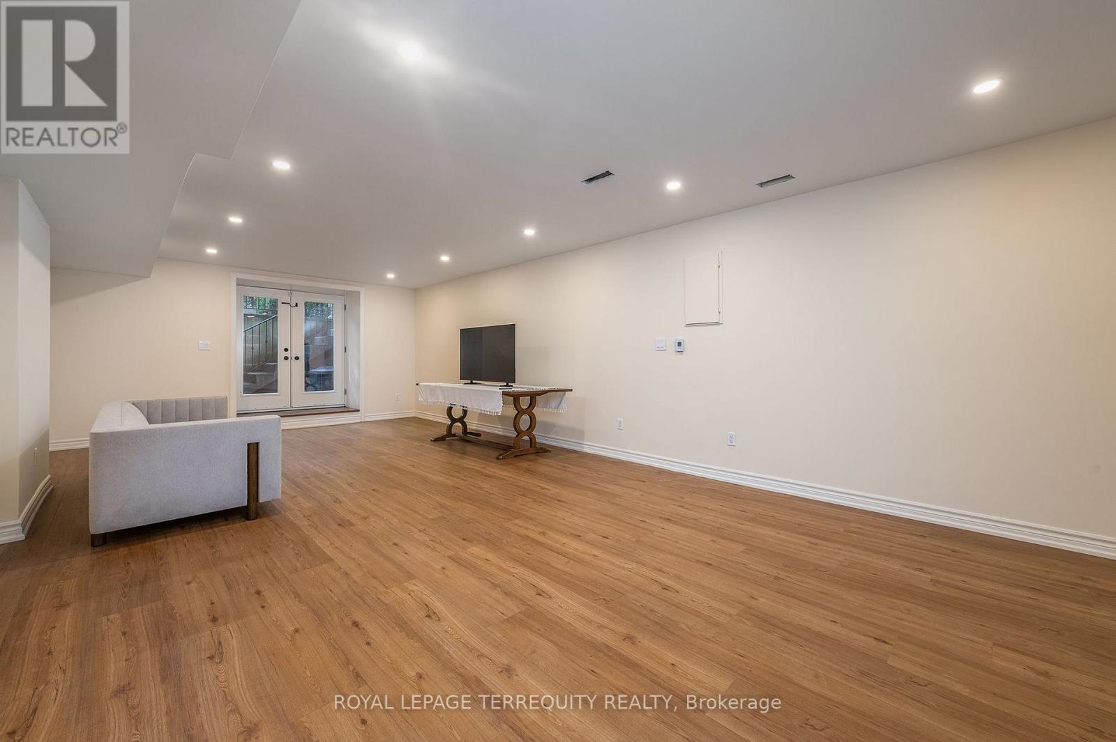 329 WALMER ROAD - 39