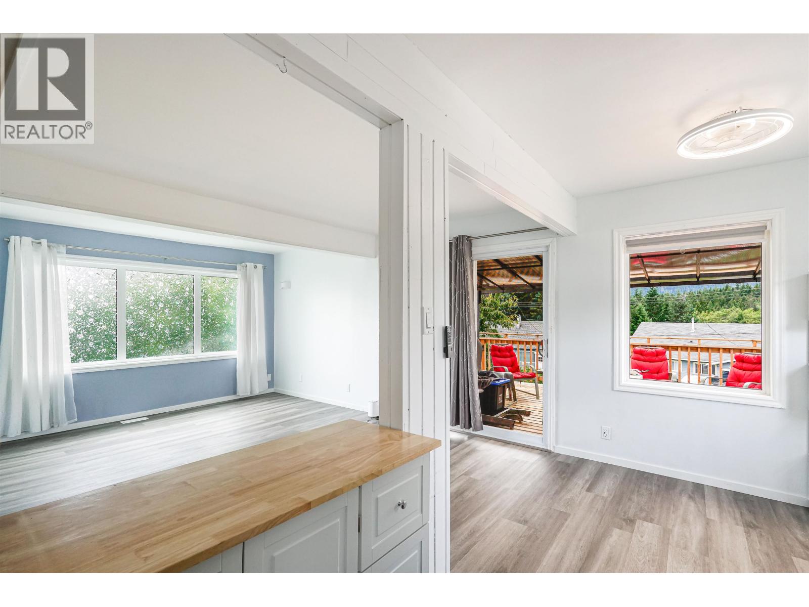 24 BRANT STREET - 9