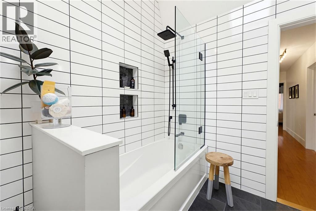 9 ELIZABETH Street - Image 13