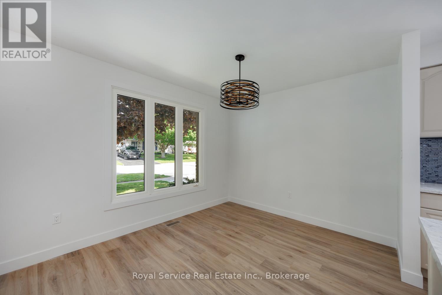 567 DAINTRY CRESCENT - Image 10