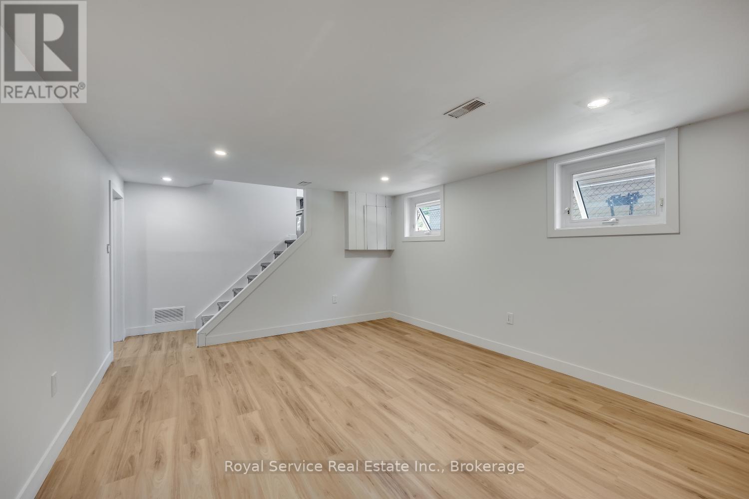 567 DAINTRY CRESCENT - Image 31