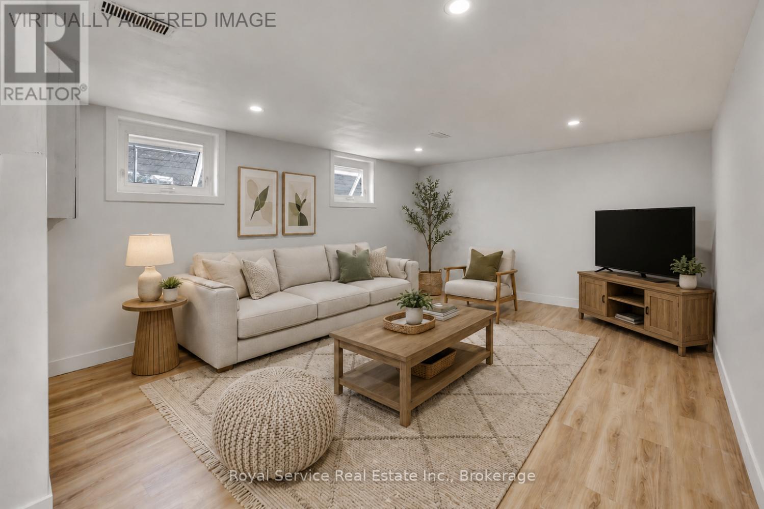 567 DAINTRY CRESCENT - 34