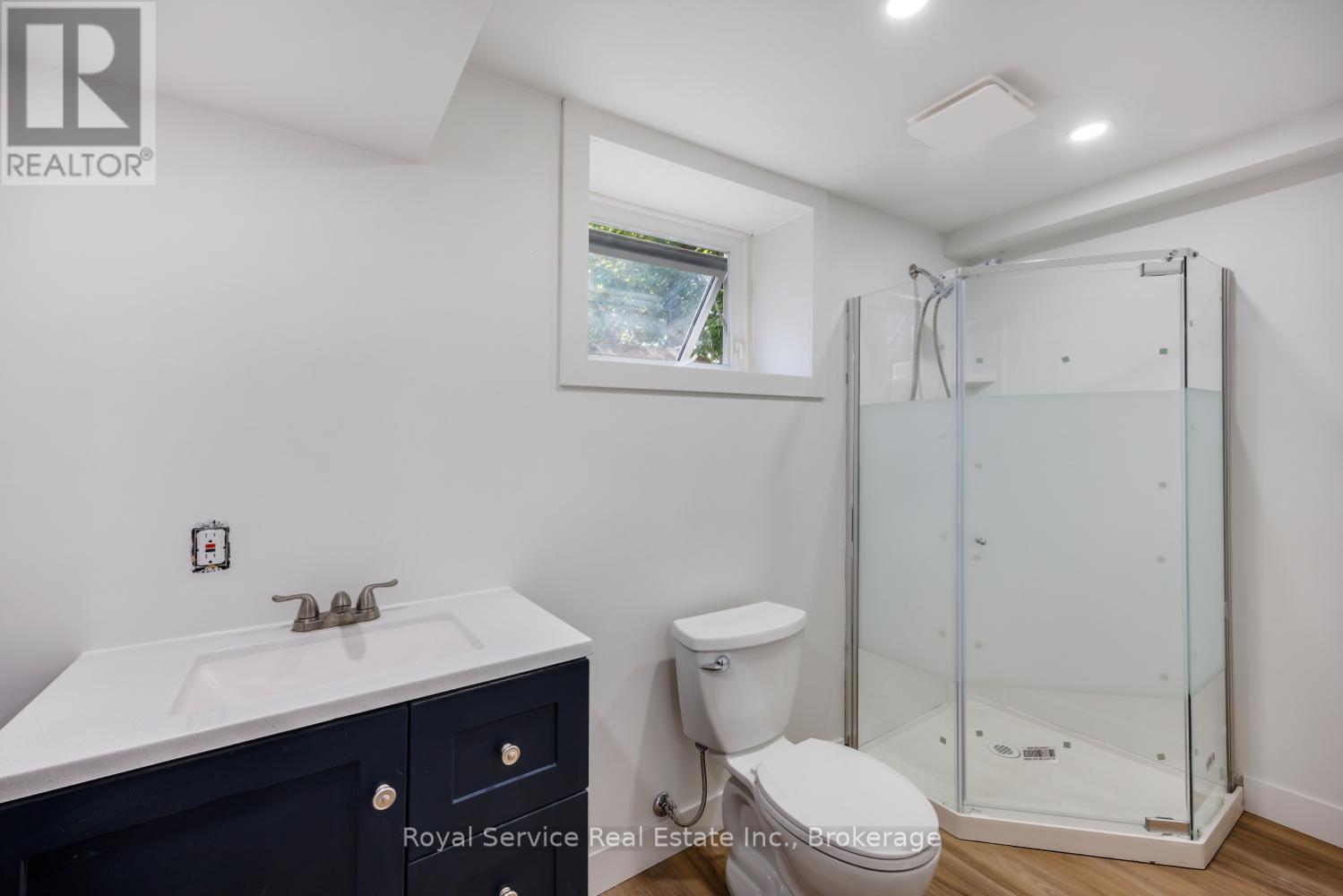 567 DAINTRY CRESCENT - 36