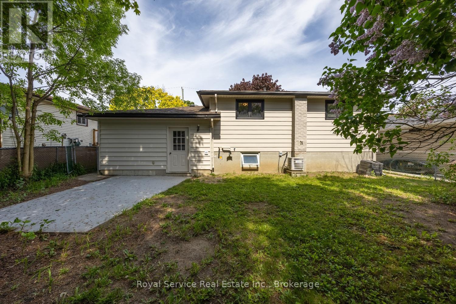 567 DAINTRY CRESCENT - 39