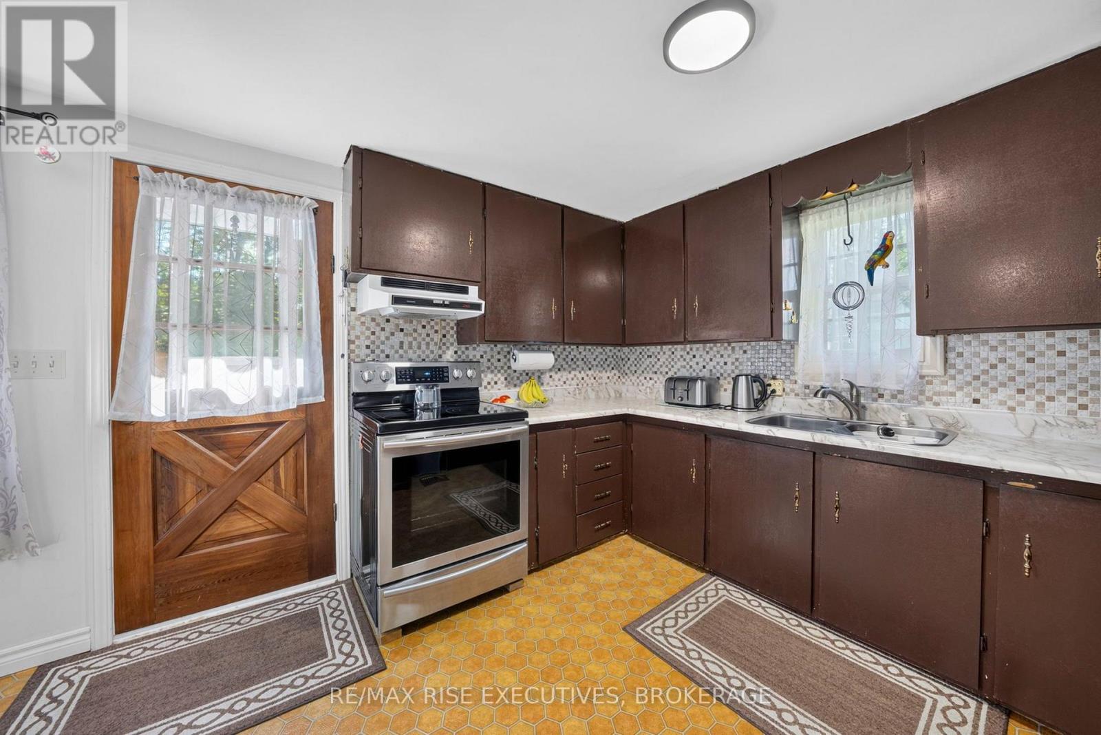6900 PERTH ROAD - Image 13