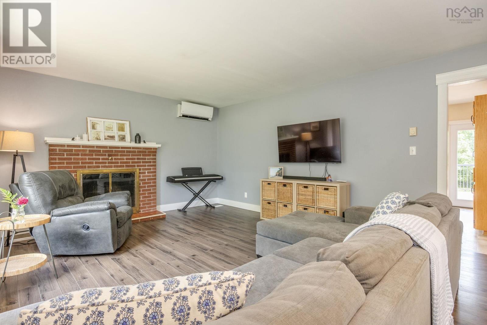 62 Cook Avenue - Image 6
