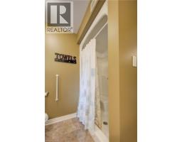 910 Walton Avenue N, Listowel, ON N4W3R9 Photo 24