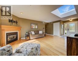 Sunroom - 910 Walton Avenue N, Listowel, ON N4W3R9 Photo 8