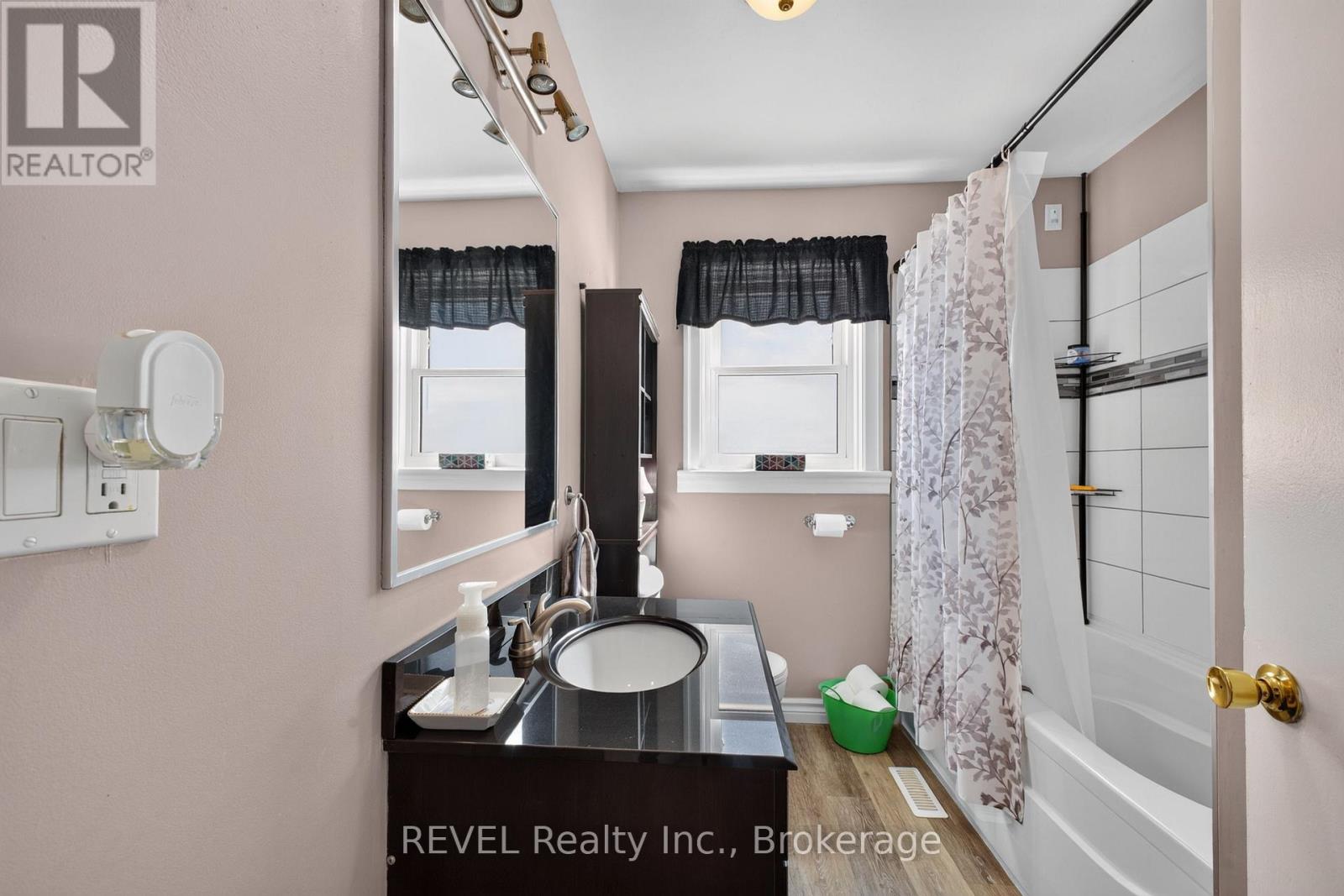 33 LEWIS STREET - 16
