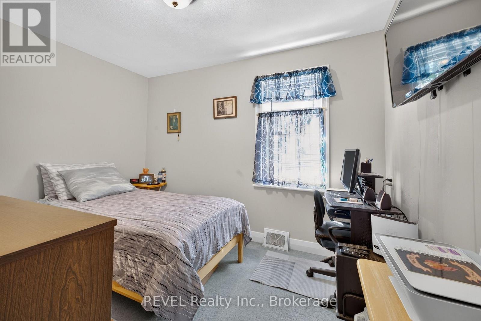 33 LEWIS STREET - 15