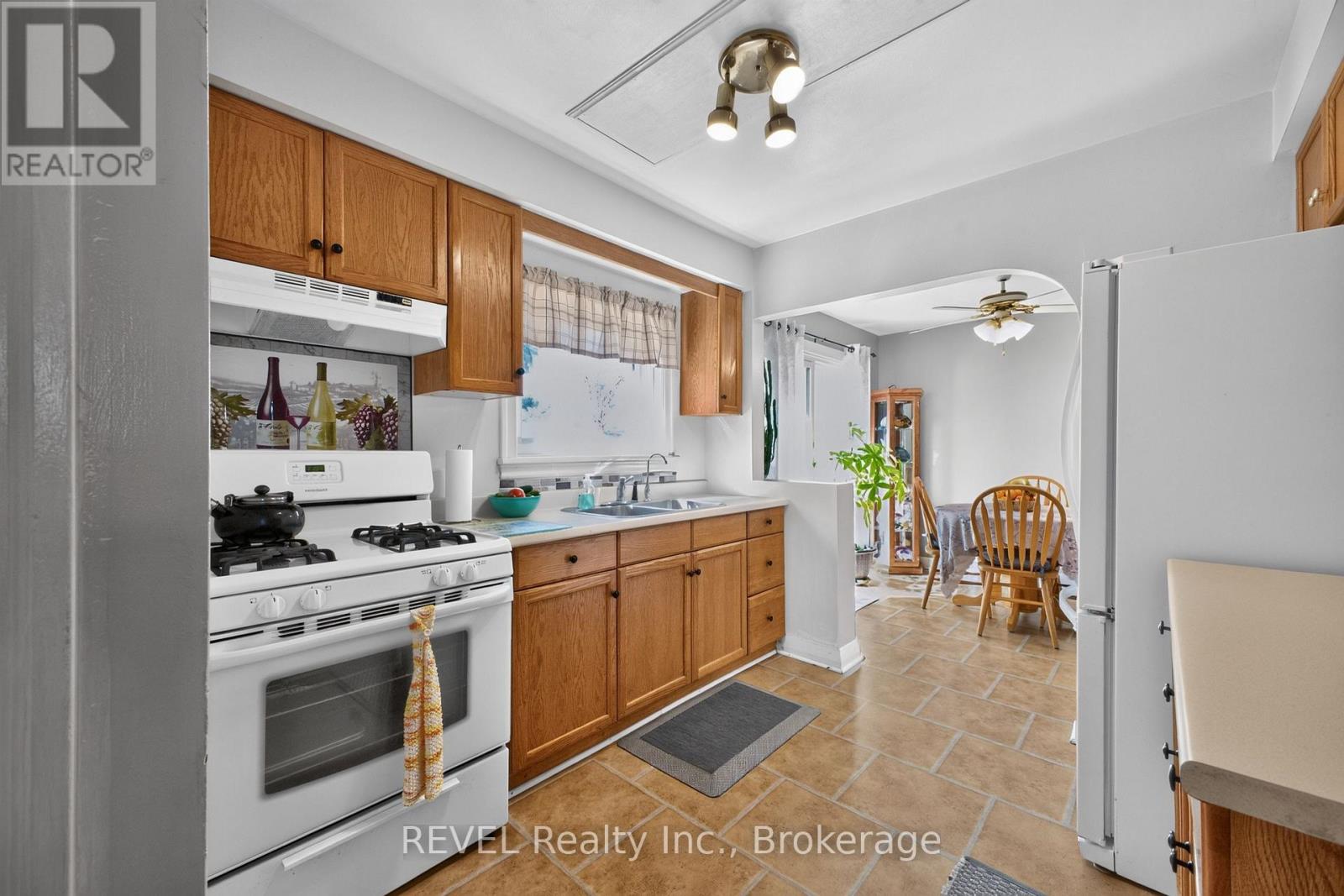 33 LEWIS STREET - 12
