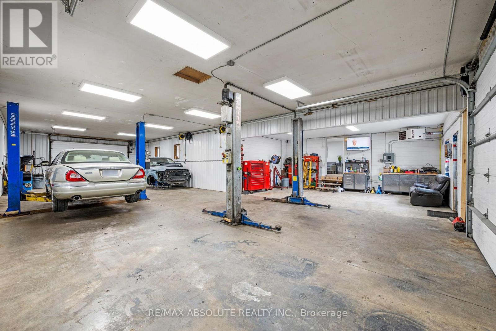 Industrial for Sale in Ottawa – 7631 STONE SCHOOL ROAD, Ottawa – MLS# X13727668 - Image 7