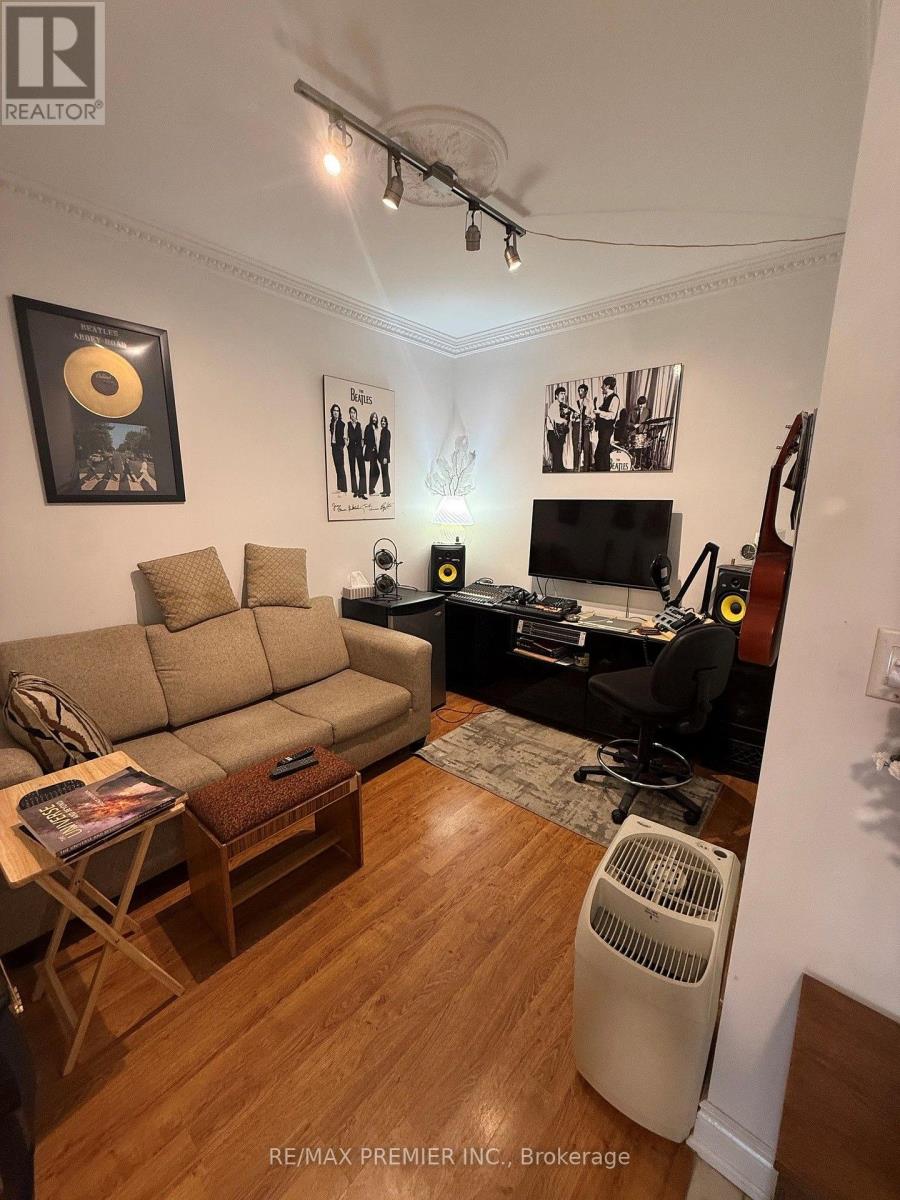 #102 9901 KEELE STREET - Image 11