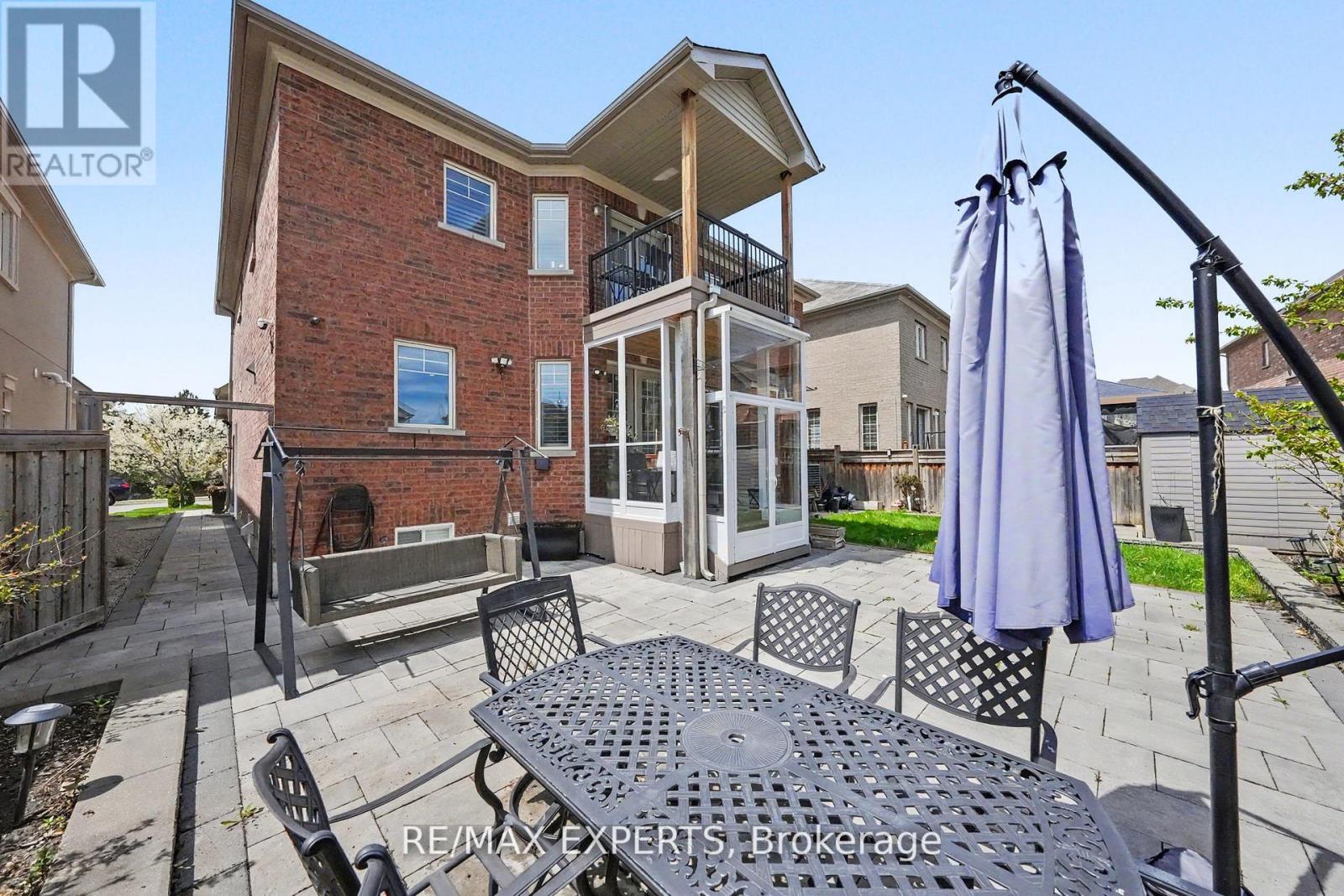 74 DUNROBIN CRESCENT - 50