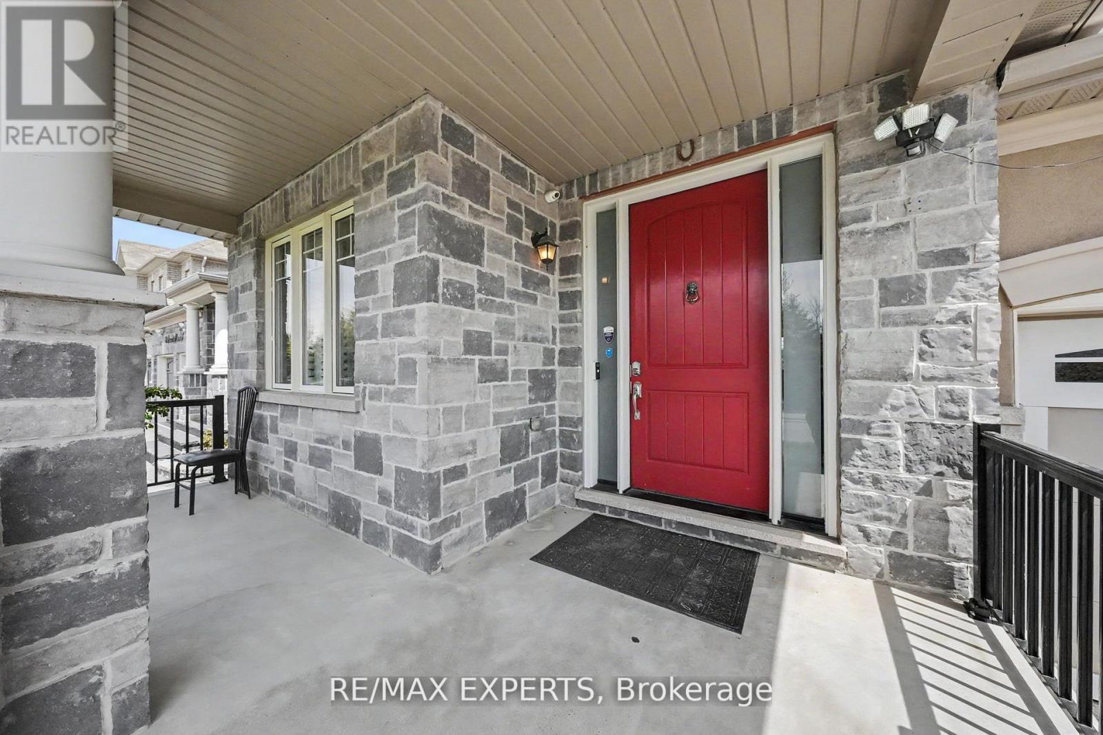 74 DUNROBIN CRESCENT - 9