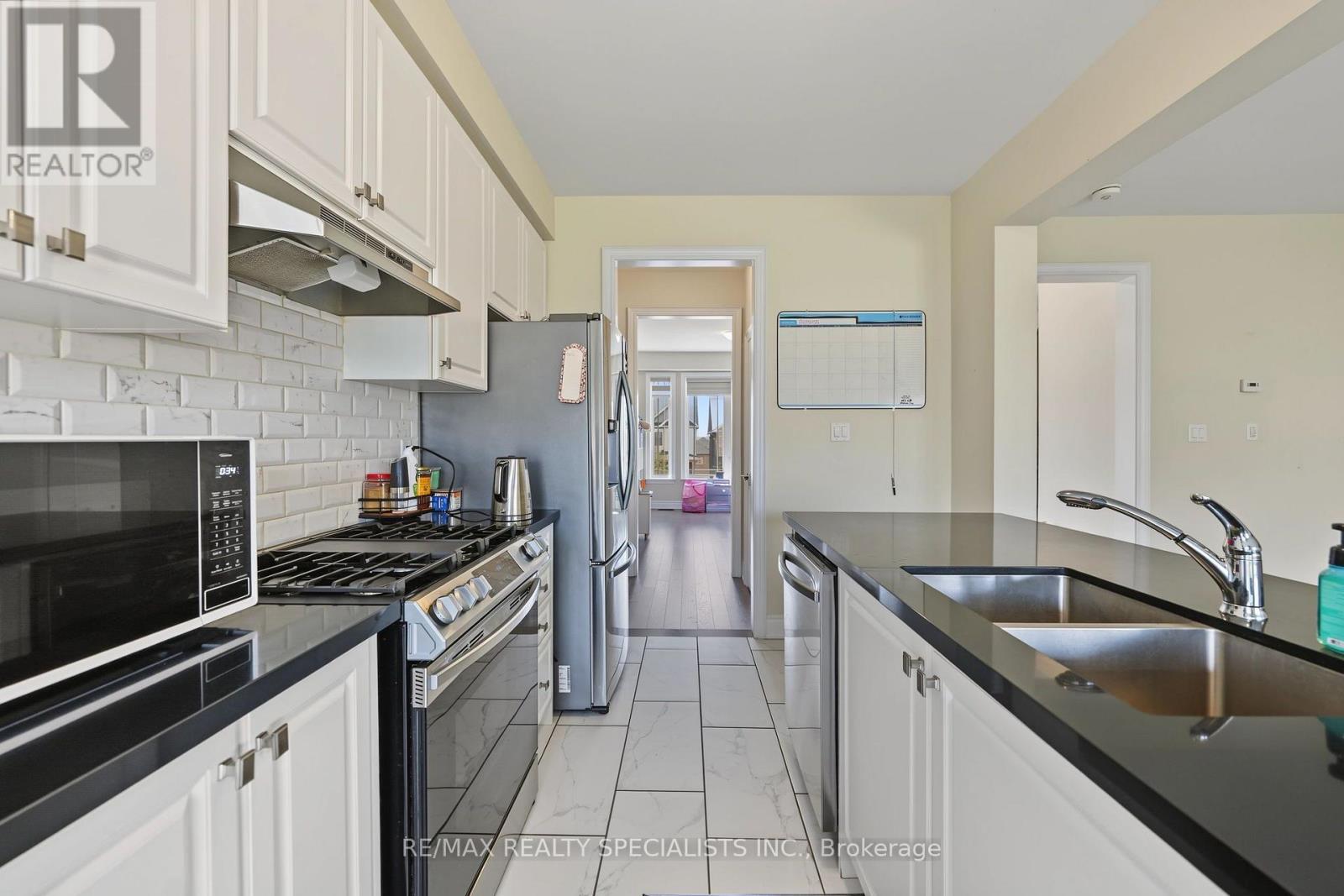 50 JANES CRESCENT - Image 16