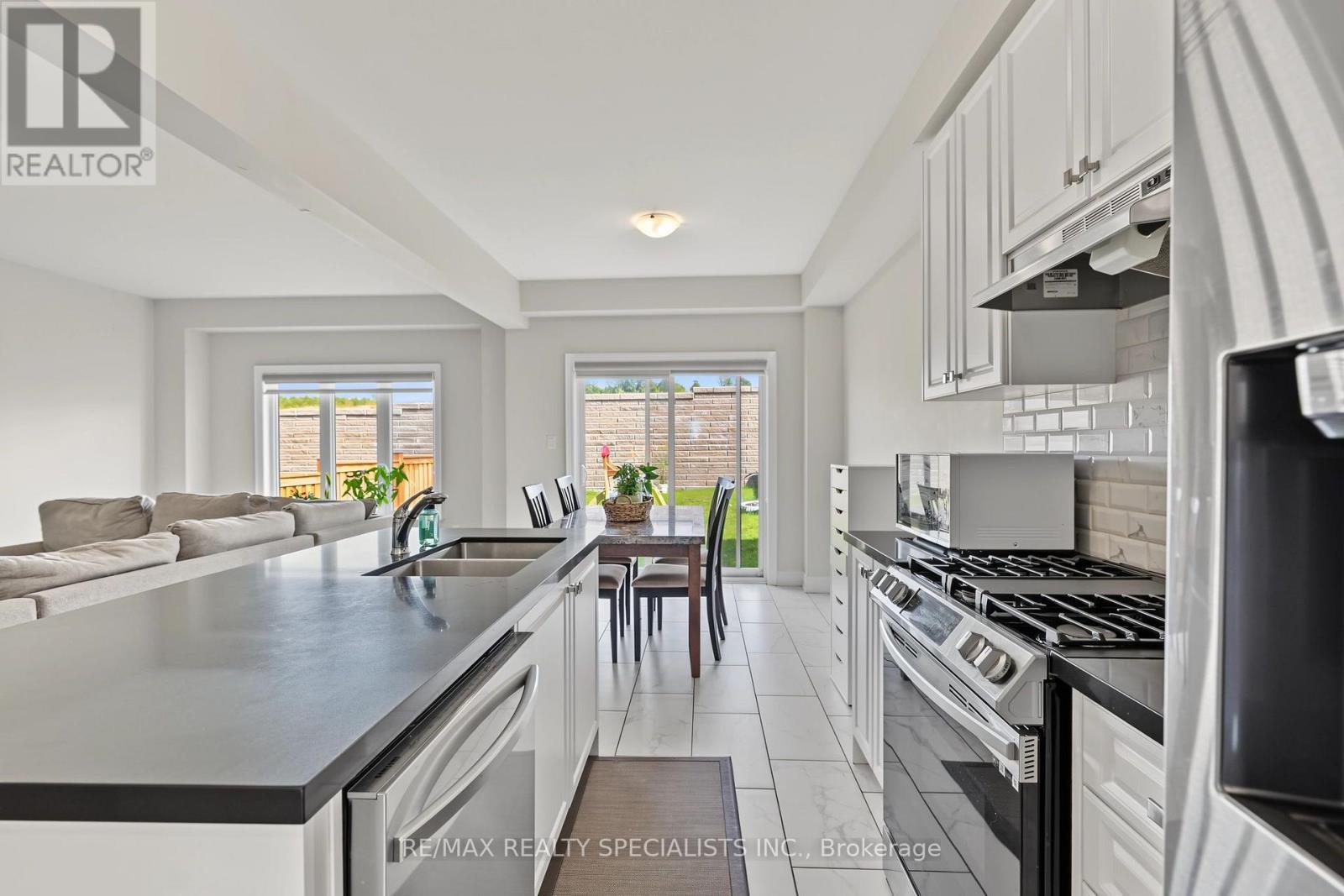 50 JANES CRESCENT - Image 18