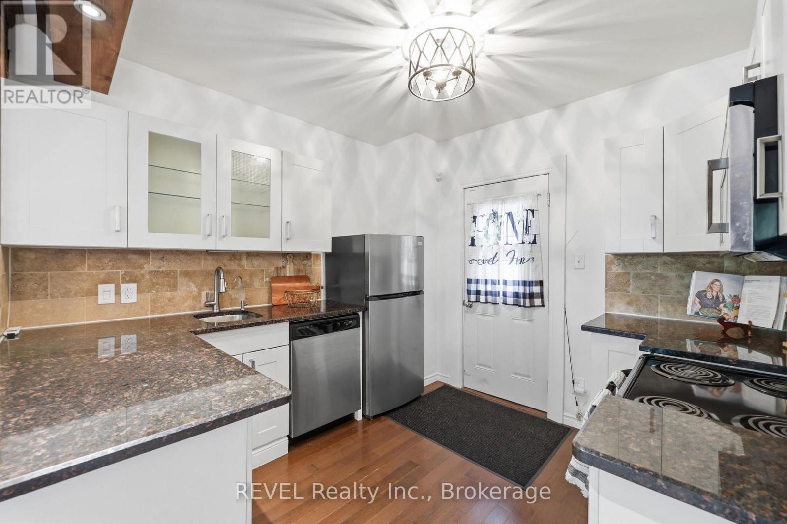 128 ROBERT STREET - 11