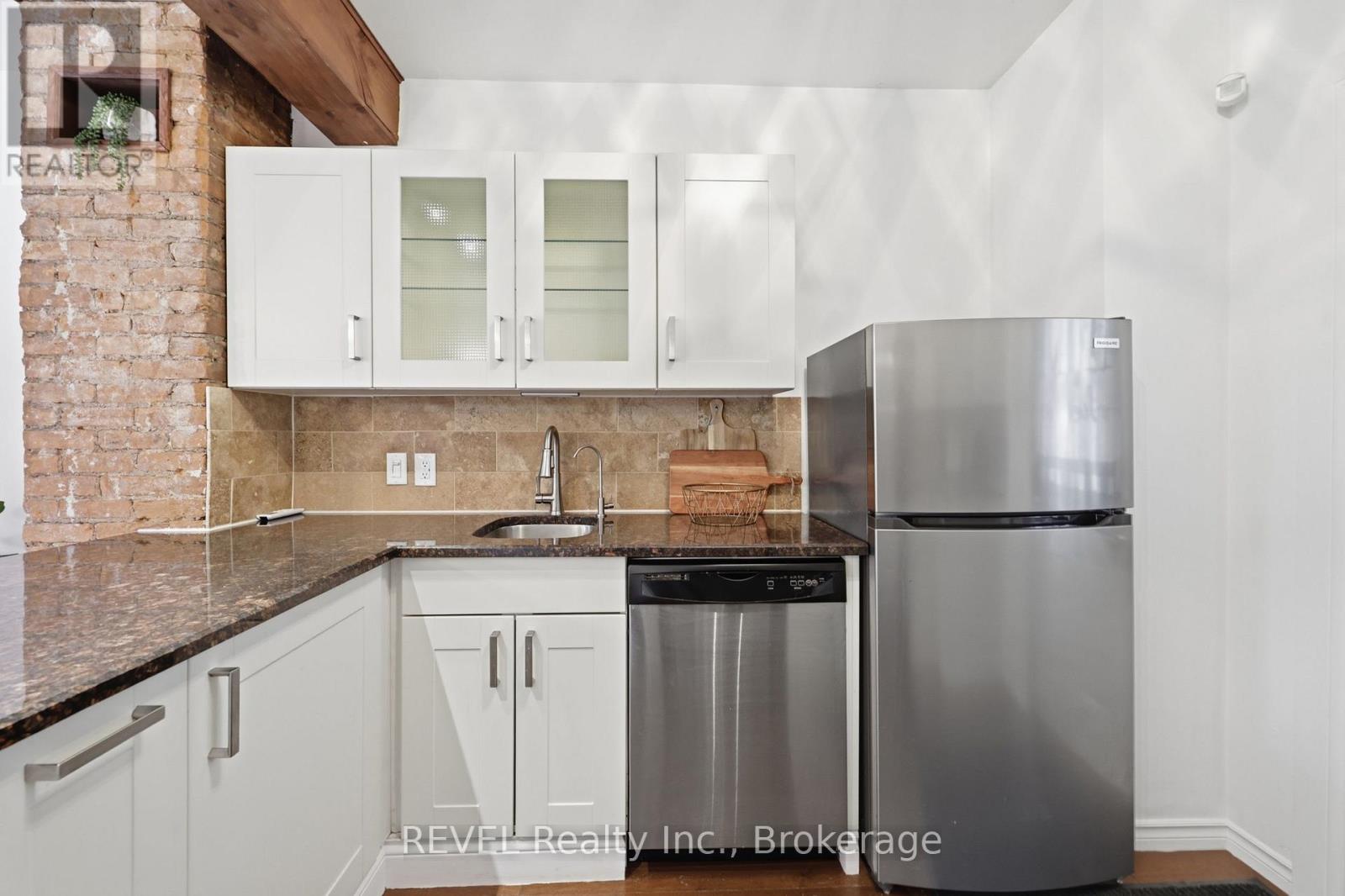 128 ROBERT STREET - 12