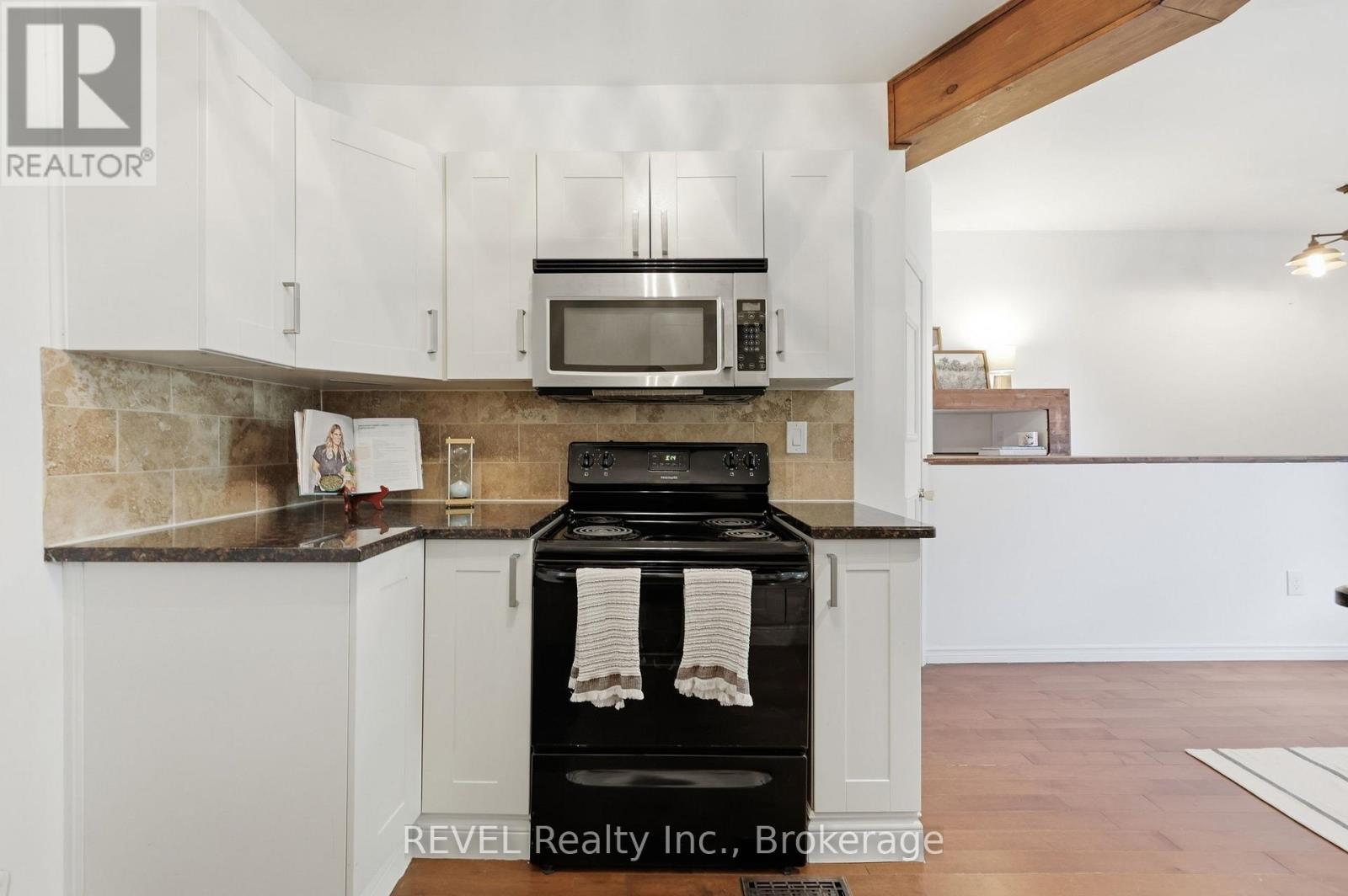 128 ROBERT STREET - 13