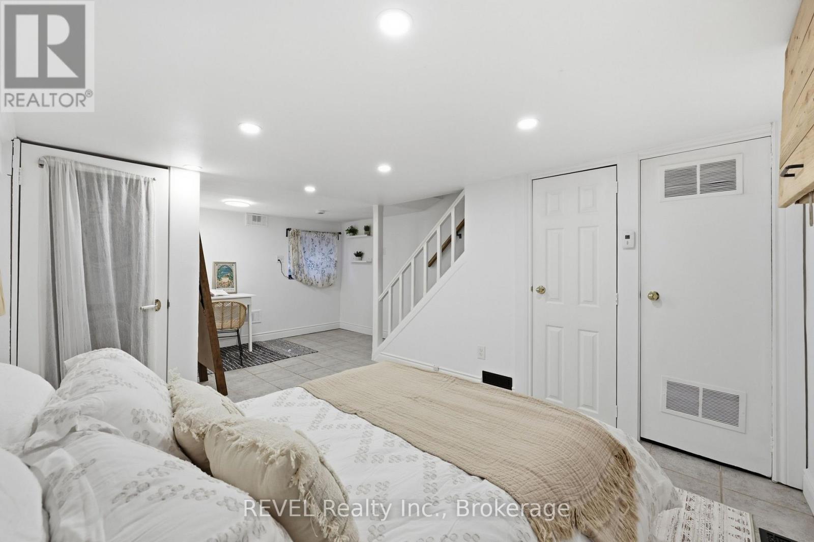 128 ROBERT STREET - 19