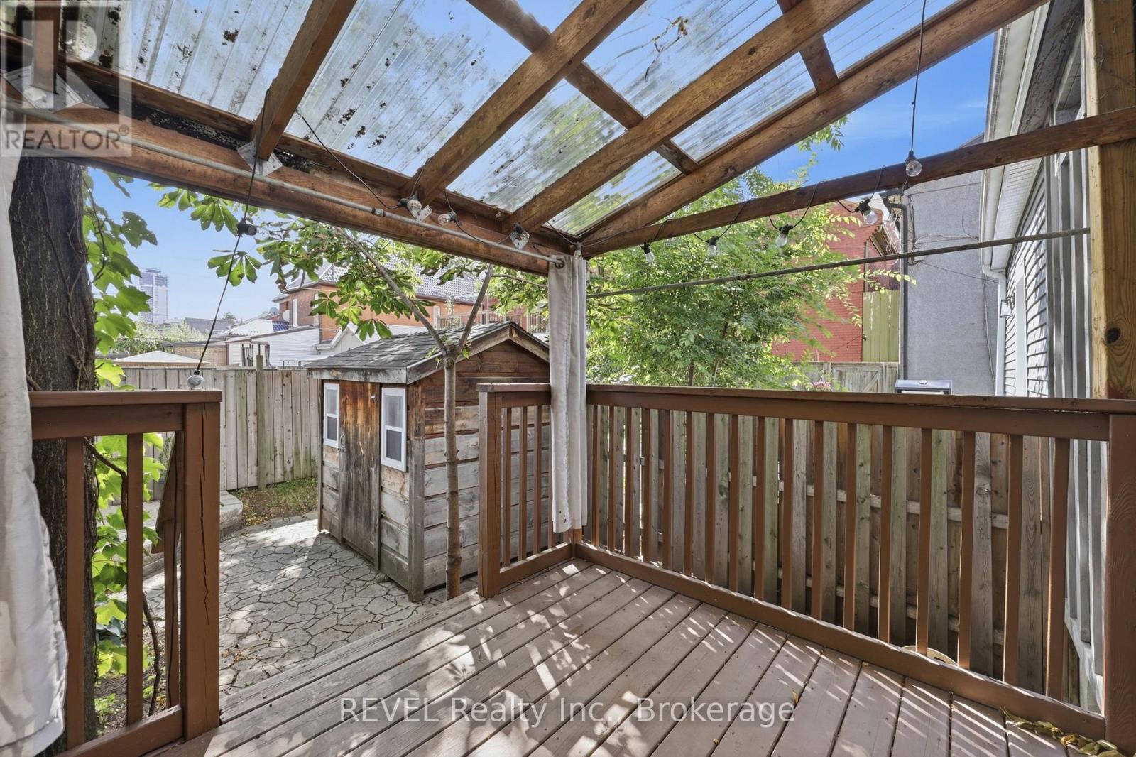 128 ROBERT STREET - 26