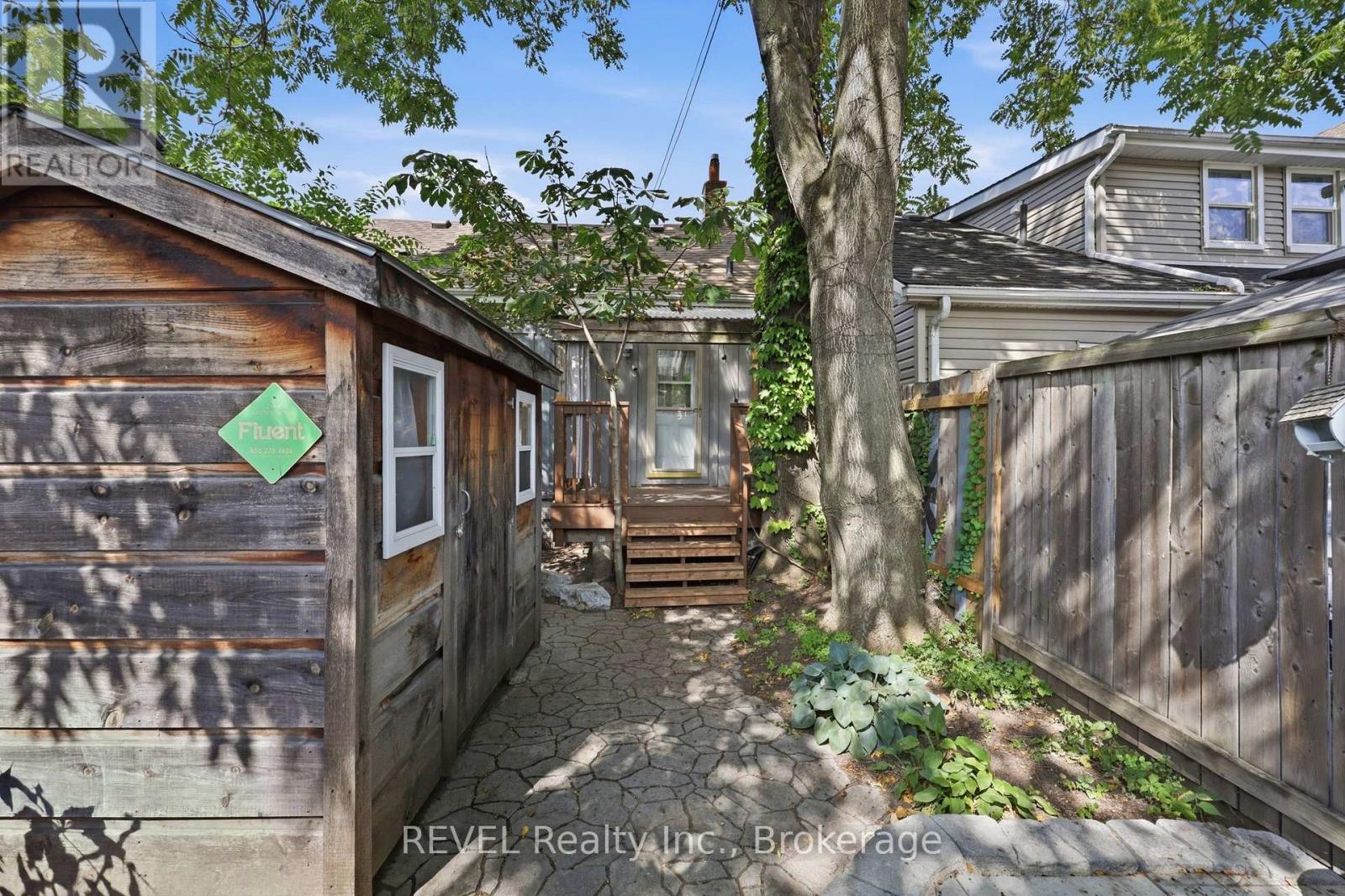 128 ROBERT STREET - 28