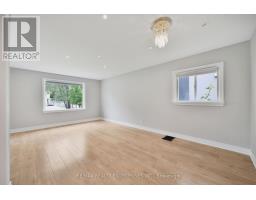 15 Delroy Drive, Toronto, ON M8Y1M8 Photo 6