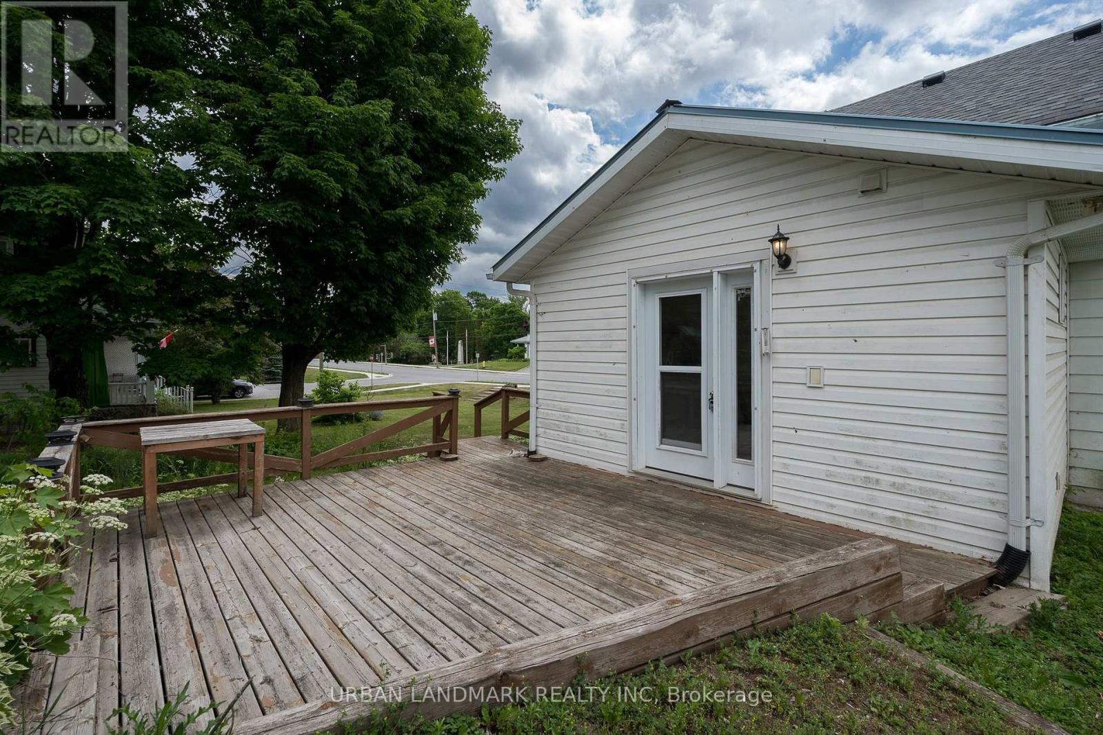 136 ST LAWRENCE STREET - 24