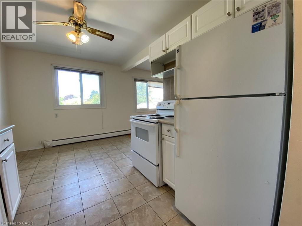 75 HAROLD Avenue Unit# 4 — photo 2