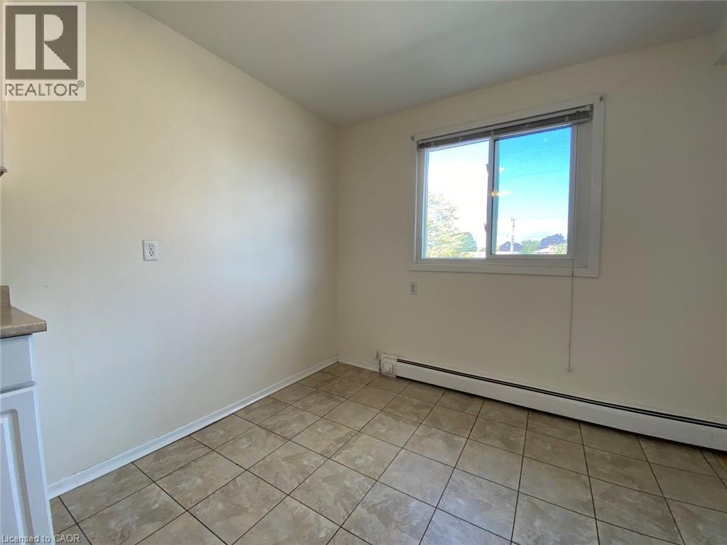 75 HAROLD Avenue Unit# 4 — photo 3
