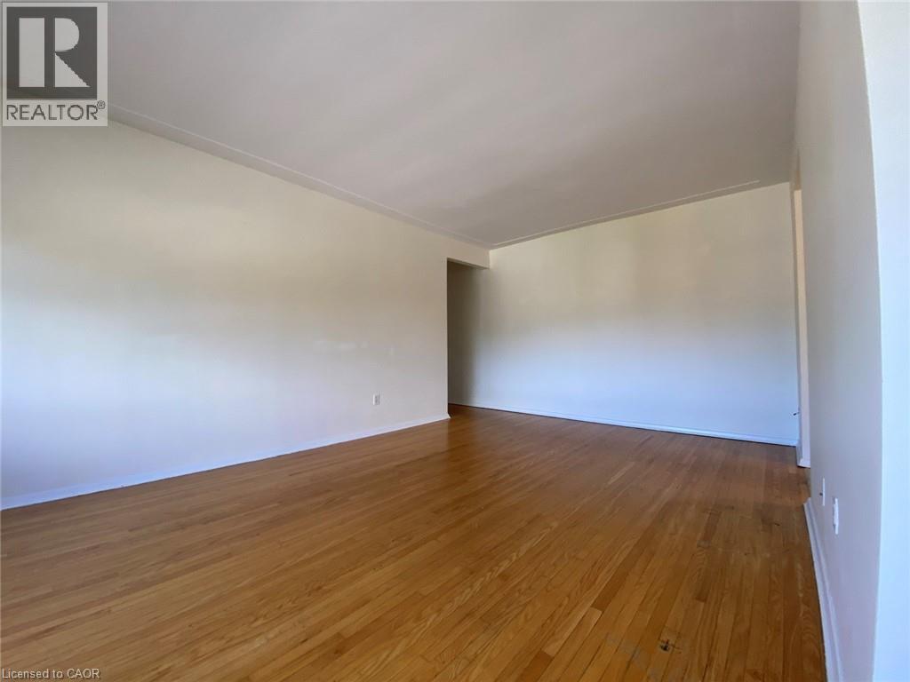 #4 75 HAROLD Avenue, Kitchener, Ontario, N2A2H9, Kitchener, Ontario — photo 4 of 5