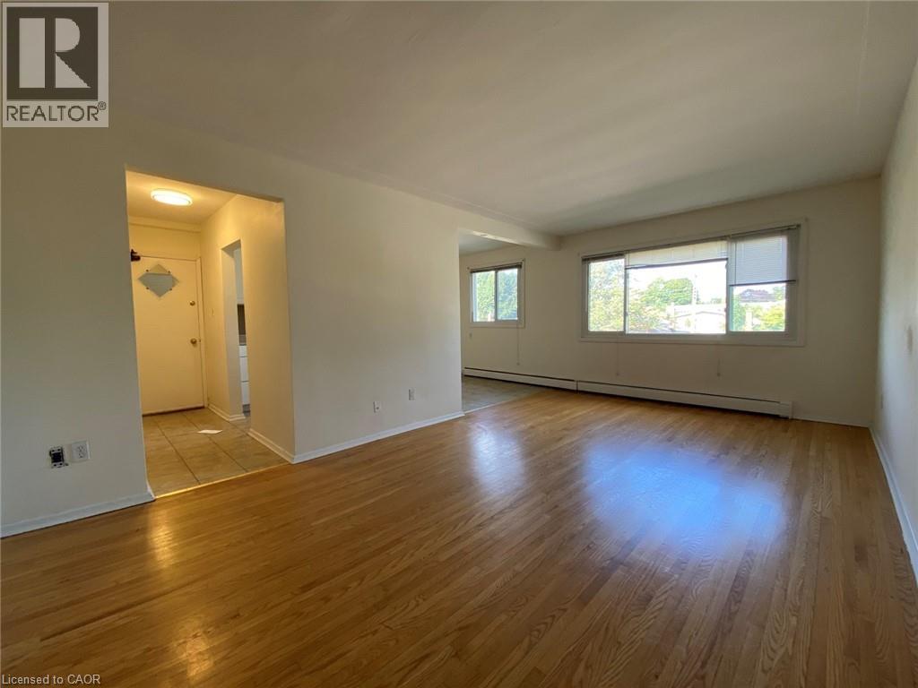 #4 75 HAROLD Avenue, Kitchener, Ontario, N2A2H9, Kitchener, Ontario — photo 5 of 5