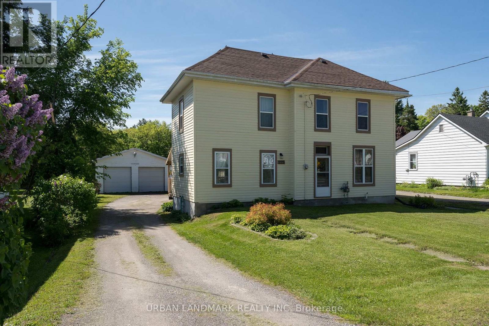 225 ST LAWRENCE STREET W - 1