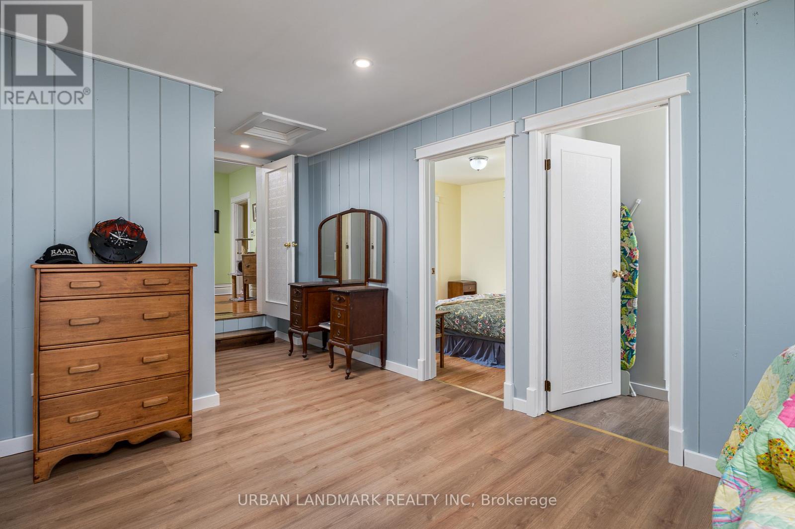 225 ST LAWRENCE STREET W - 12