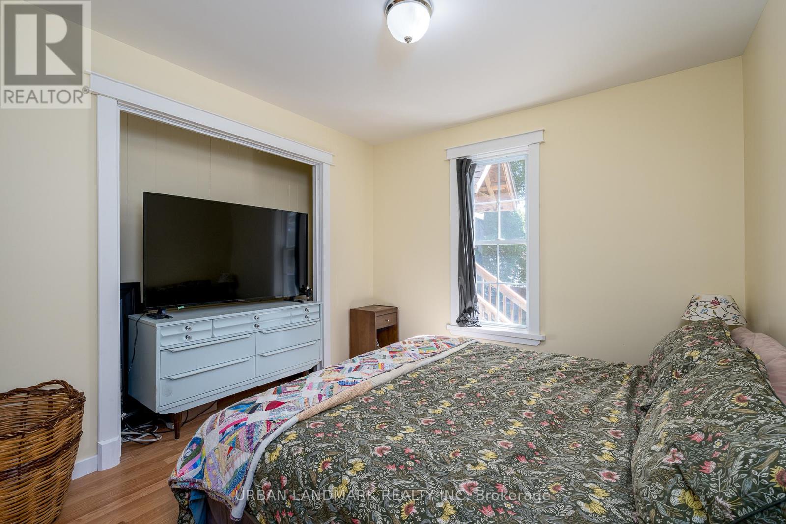 225 ST LAWRENCE STREET W - 14