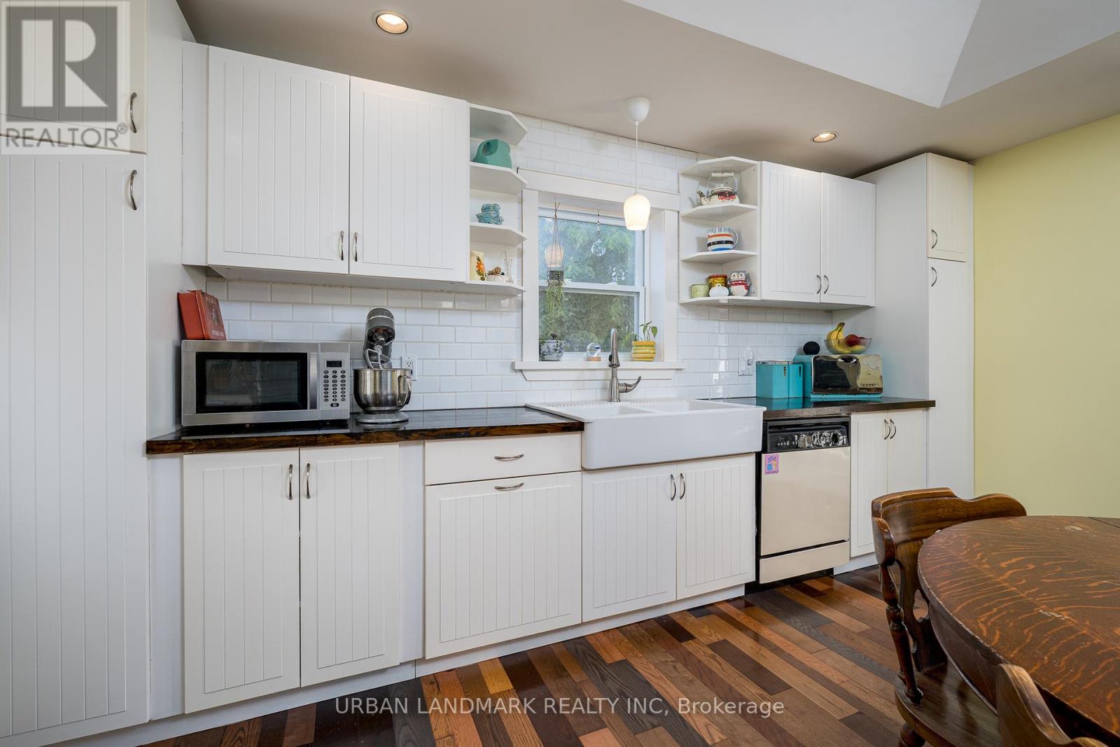 225 ST LAWRENCE STREET W - 20