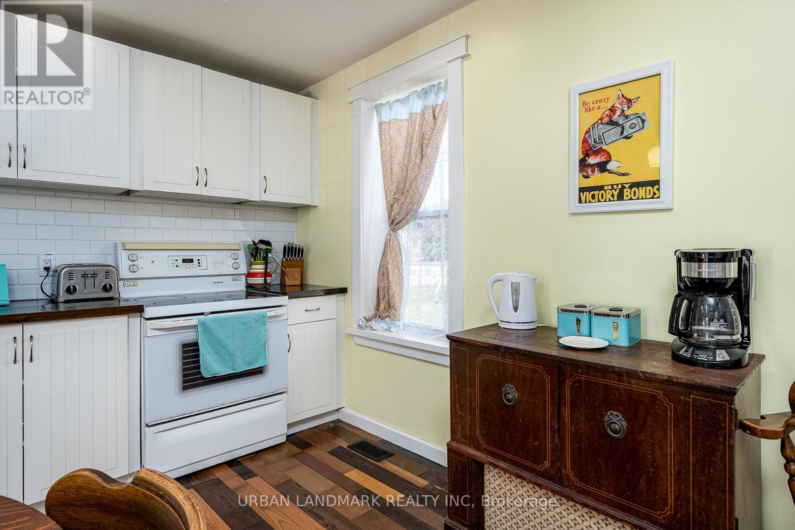 225 ST LAWRENCE STREET W - Image 21