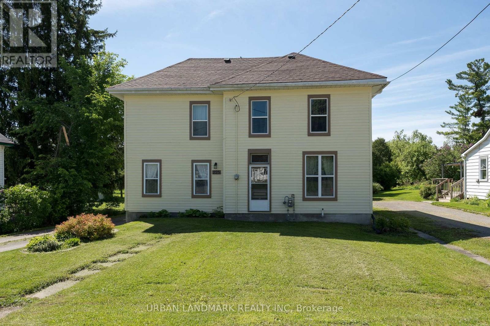 225 ST LAWRENCE STREET W - Image 3