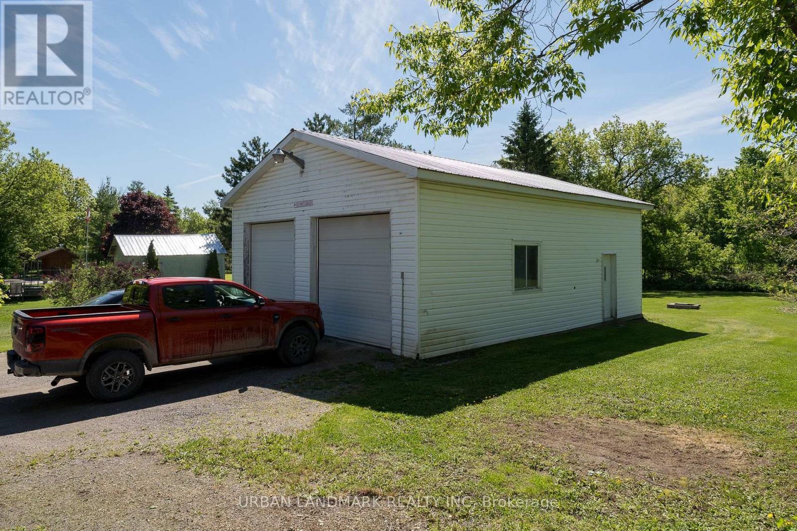 225 ST LAWRENCE STREET W - 39
