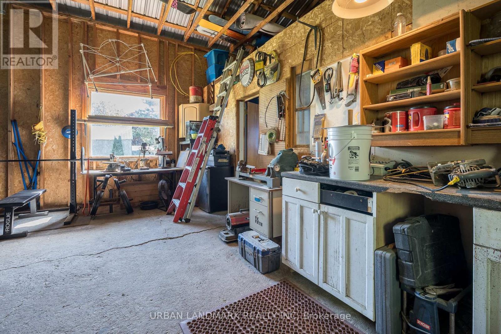 225 ST LAWRENCE STREET W - 40