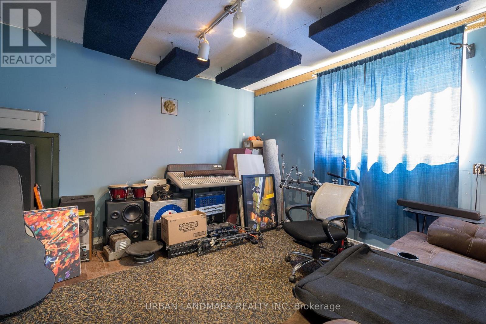 225 ST LAWRENCE STREET W - Image 41