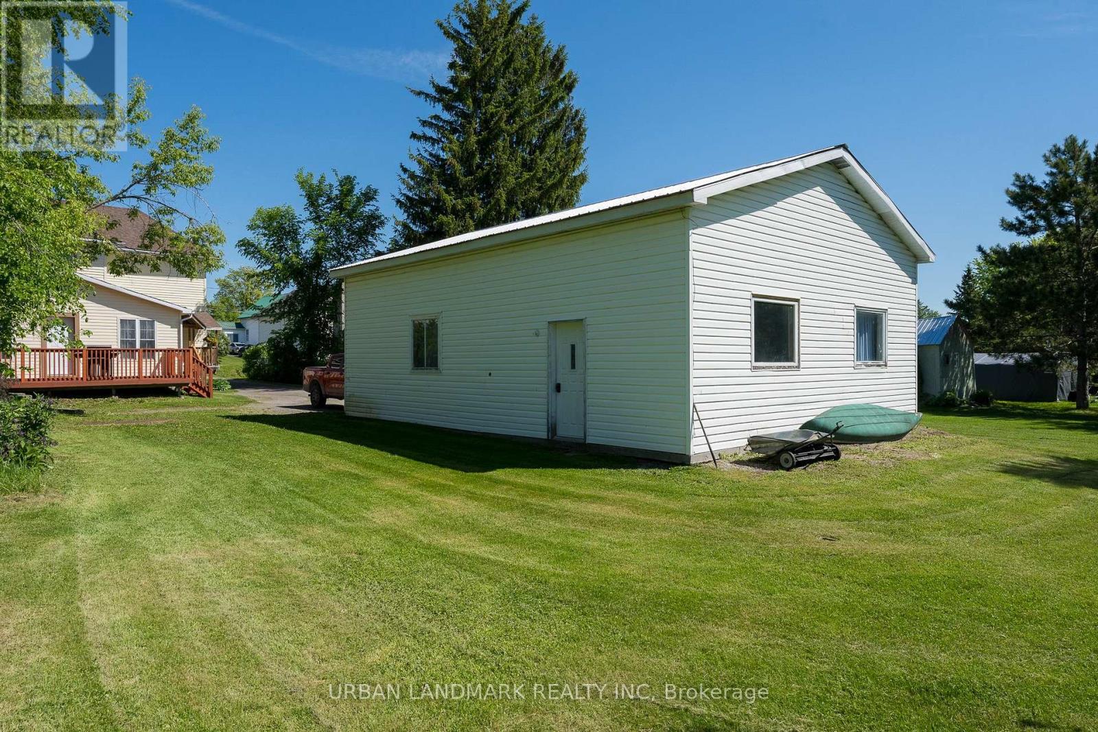 225 ST LAWRENCE STREET W - Image 42