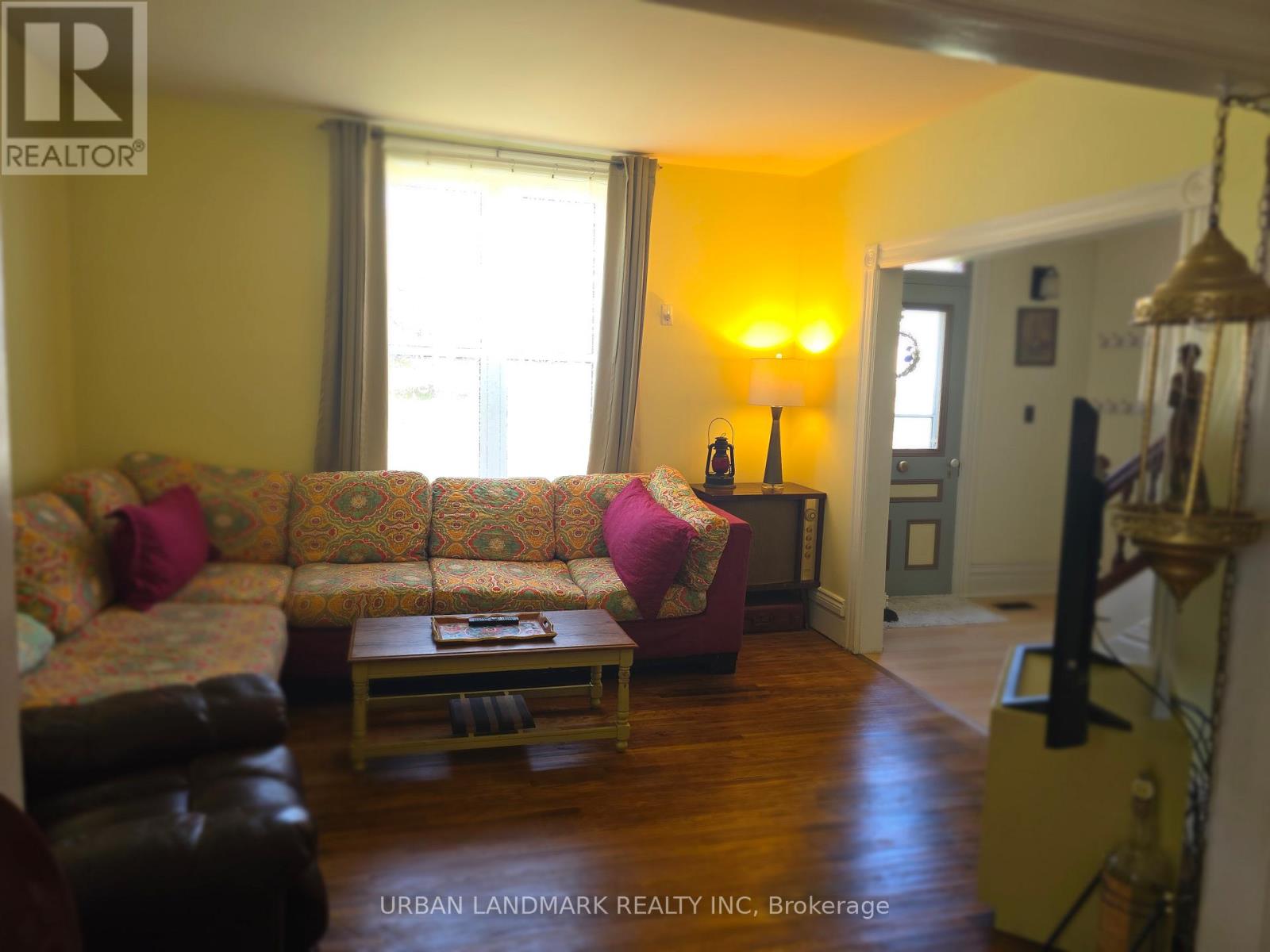 225 ST LAWRENCE STREET W - 5