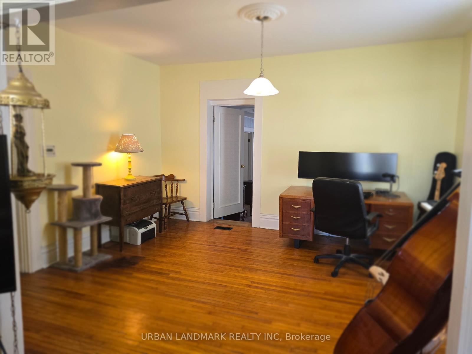 225 ST LAWRENCE STREET W - 8