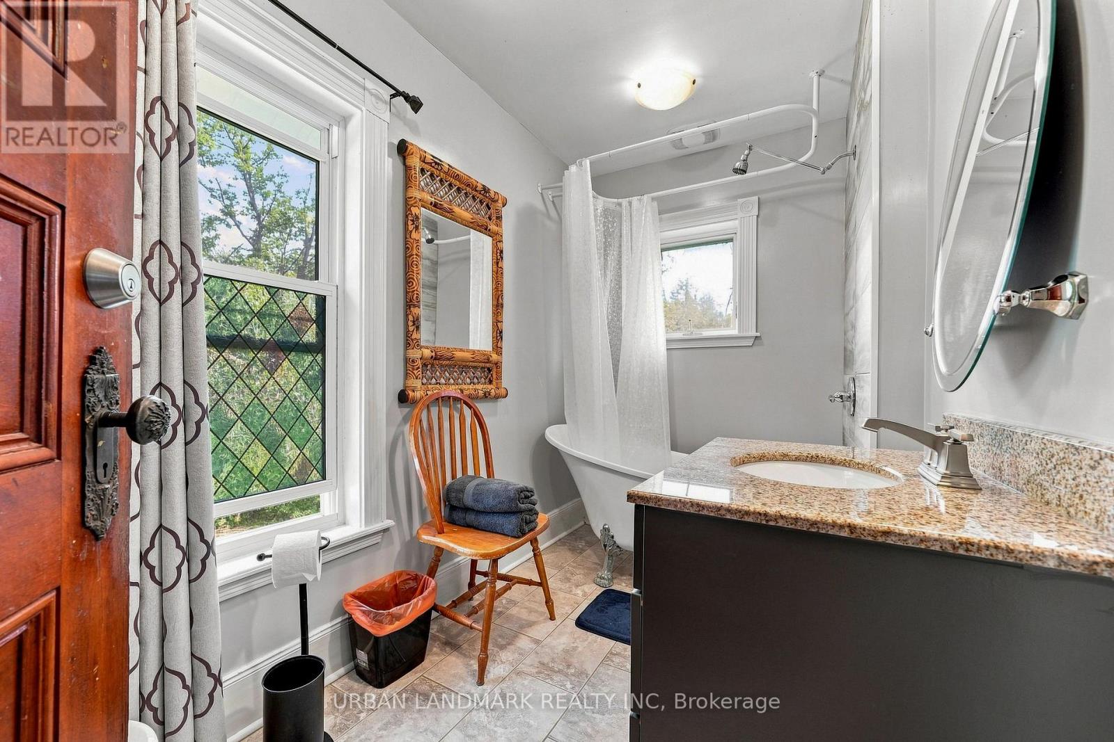 158 ST LAWRENCE STREET E - Image 34