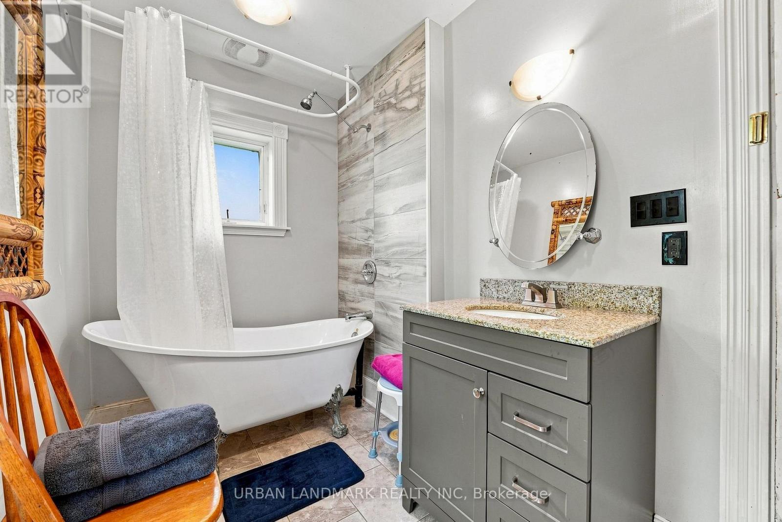 158 ST LAWRENCE STREET E - Image 35